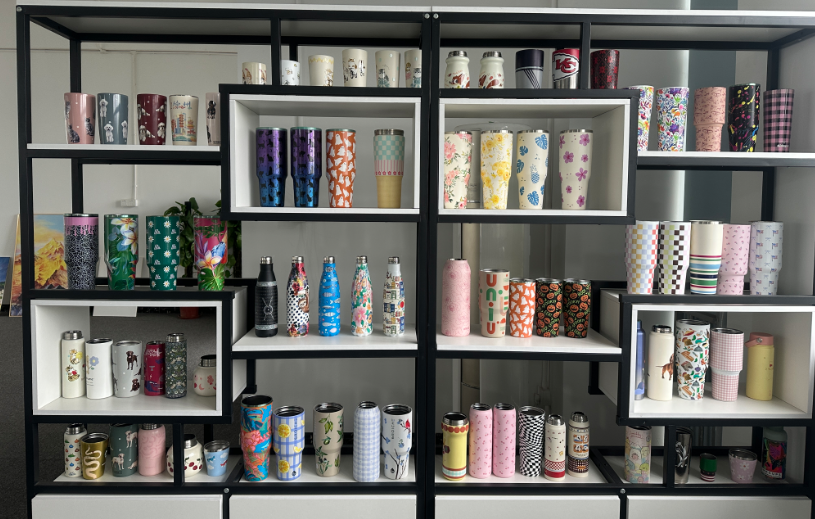 Screen Printing vs UV Printing for Bottle Decorating – Which Is Better?